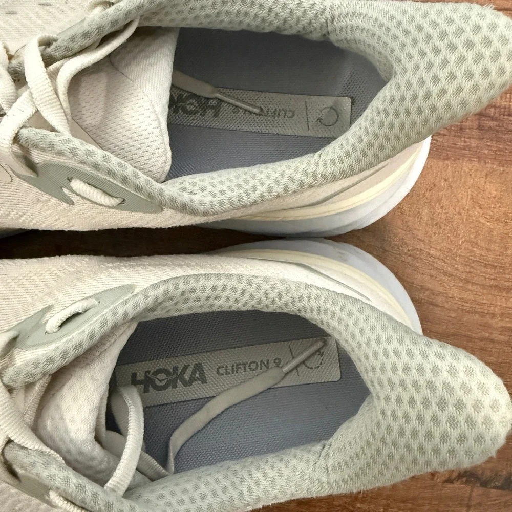 Hoka Clifton 9 Sneakers Mens 9.5 Sand Eggshell Running Shoes 1127895